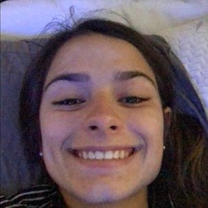 Meet your Posher, Claudia